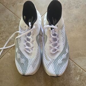 Saucony Endorphin Pro 4